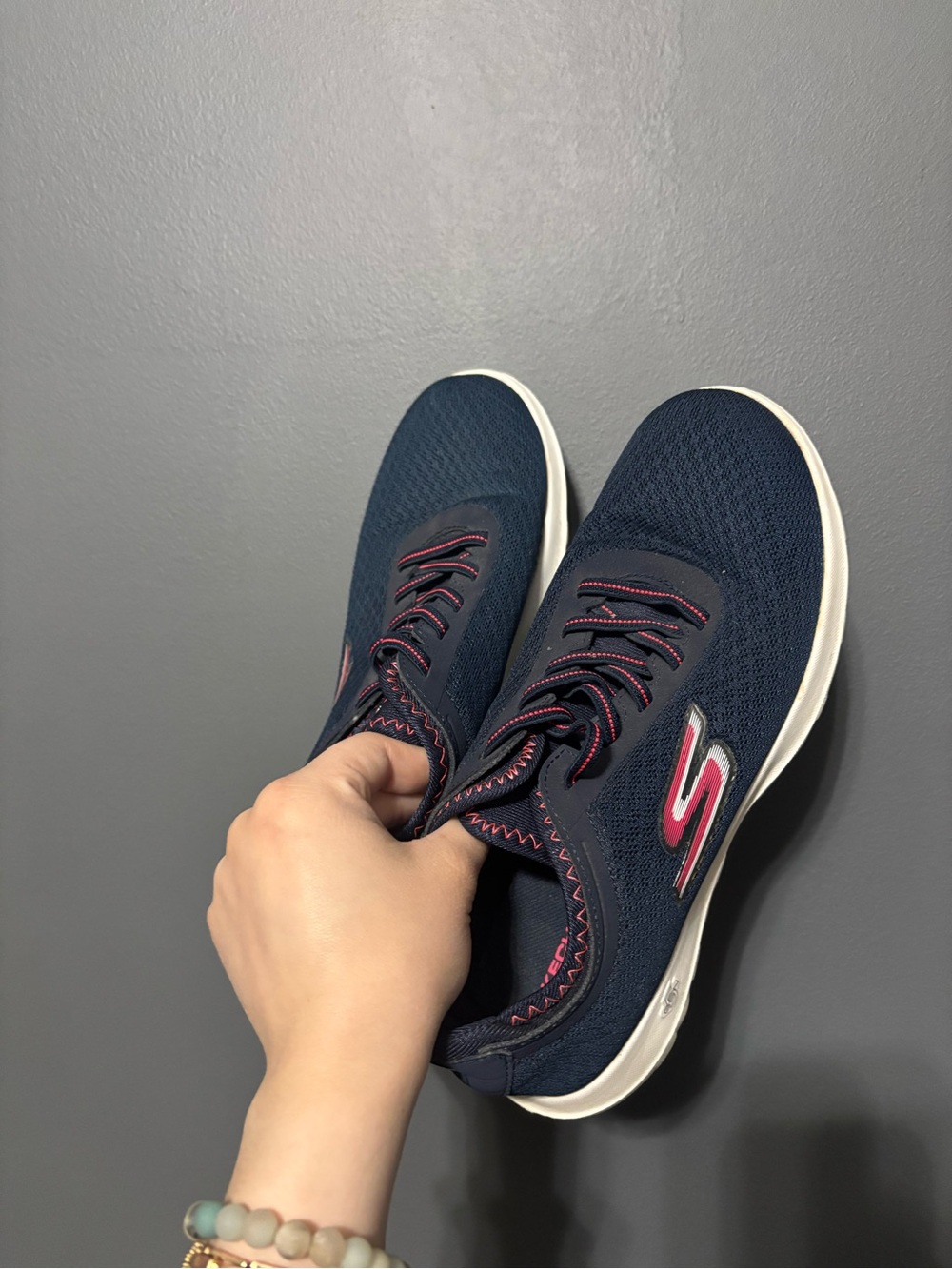 Sketchers blue and pink outdoor walking shoe women’s 8